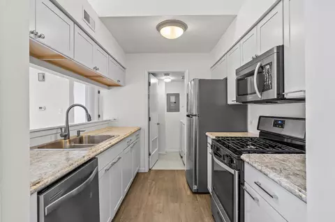 Kitchen - 388 Grissom Ct, Hoffman Estates, IL 60169 photo 1 of 3