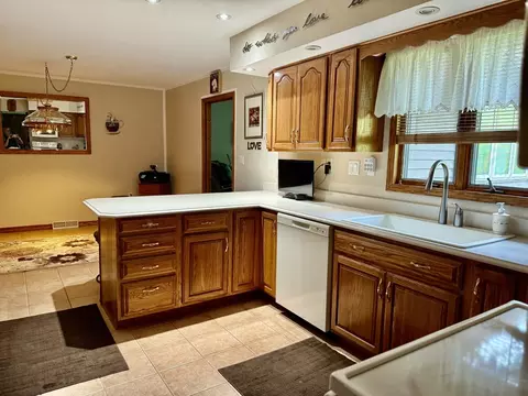 241 E Porter St, Oglesby, IL 61348 photo 18