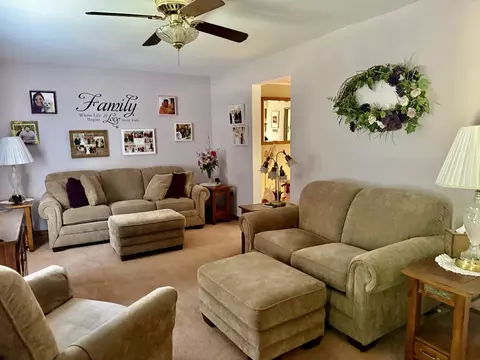 241 E Porter St, Oglesby, IL 61348 photo 2