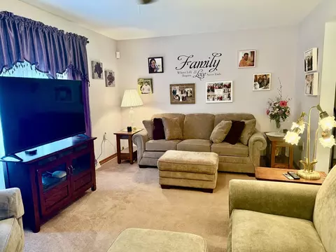 241 E Porter St, Oglesby, IL 61348 photo 5