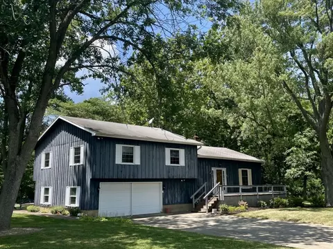 13809 Pine Rd, Dewitt, IL 61735