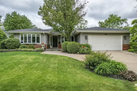 1017 Summit Hills Ln, Naperville, IL 60563