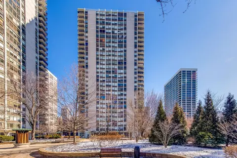 1455 N Sandburg Ter #1206B, Chicago, IL 60610