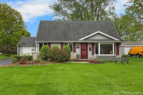 3207 Knollwood Ln, Glenview, IL 60025