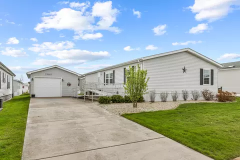 23007 S Balmoral Dr, Frankfort, IL 60423