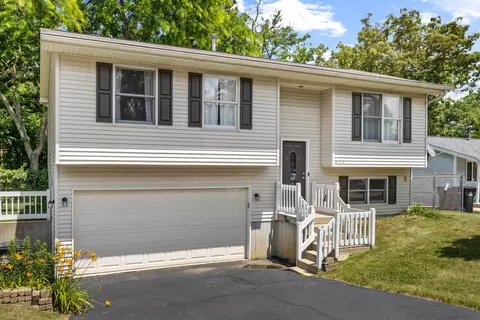 9104 Oriole Trl, Wonder Lake, IL 60097