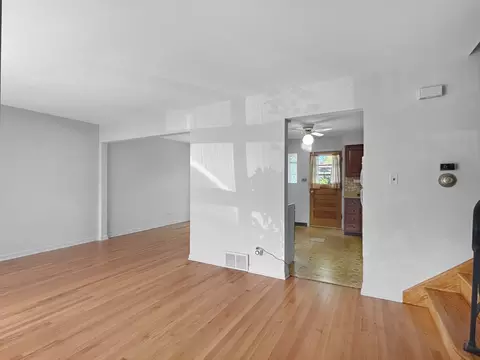 1048 Marshall Dr, Des Plaines, IL 60016 photo 7