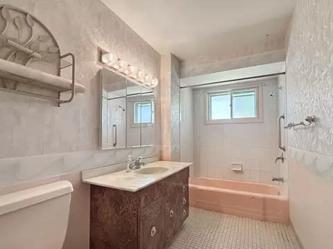 1048 Marshall Dr, Des Plaines, IL 60016 photo 17