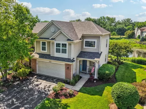 454 Blue Springs Dr, Fox Lake, IL 60020