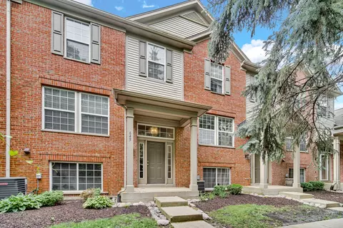 645 Conservatory Ln, Aurora, IL 60502