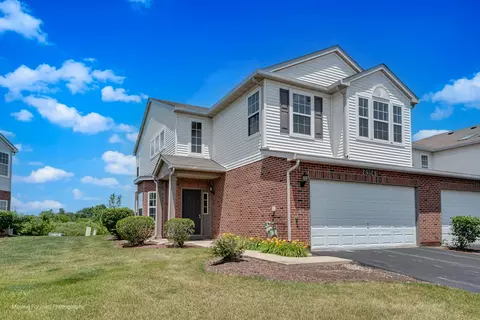 6324 Pond View Dr, Matteson, IL 60443