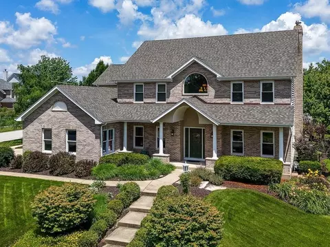 2939 Beth Ln, Naperville, IL 60564