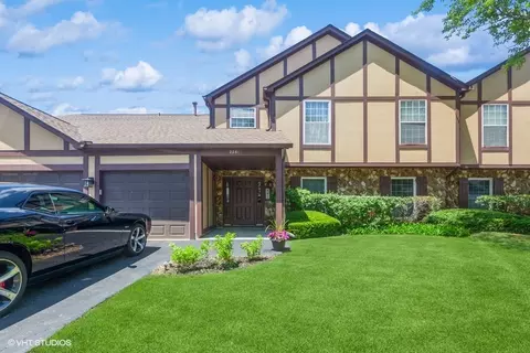 2261 Petworth Ct #201C, Naperville, IL 60565