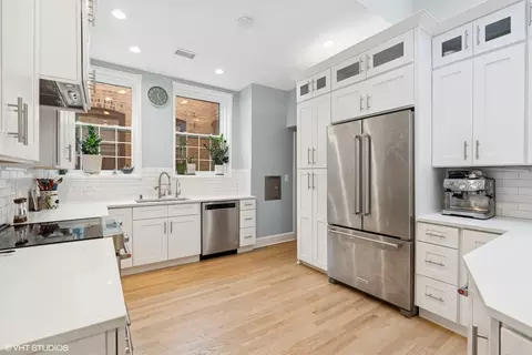 31 Elm St #3B, Chicago, IL 60611 photo 12