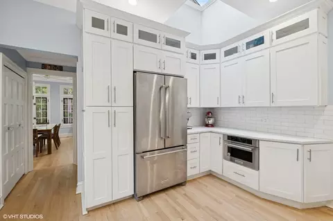 31 Elm St #3B, Chicago, IL 60611 photo 11