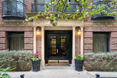 31 Elm St #3B, Chicago, IL 60611 photo 2