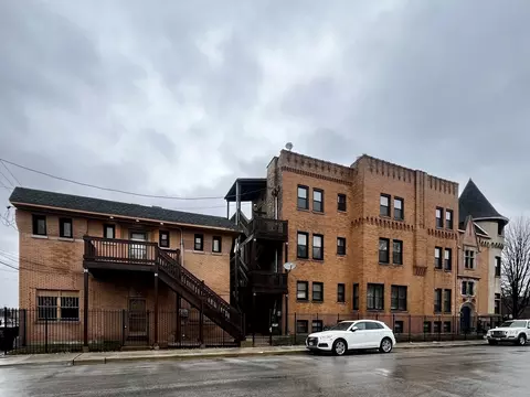 4758 S King Dr #4, Chicago, IL 60653