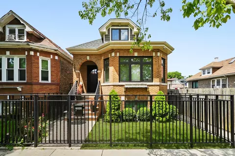 2040 N Laporte Ave, Chicago, IL 60639