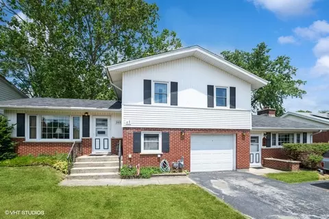 305 Milburn Ave, Crete, IL 60417