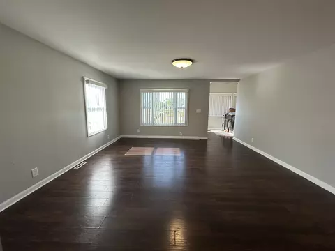 5147 E Chrysler Dr, Belvidere, IL 61008 photo 9