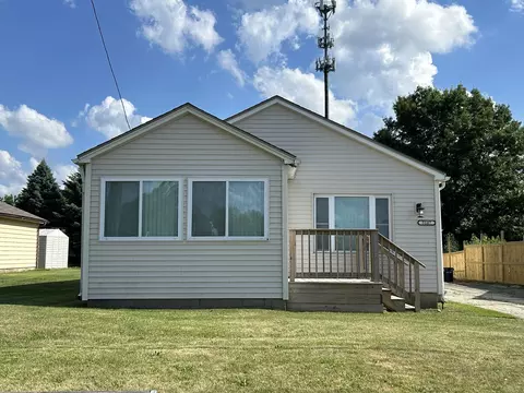5147 E Chrysler Dr, Belvidere, IL 61008 photo 2