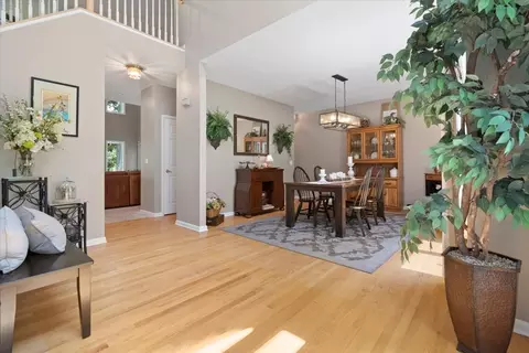 Entry Way - 7488 Bittersweet Dr, Gurnee, IL 60031 photo 2 of 3