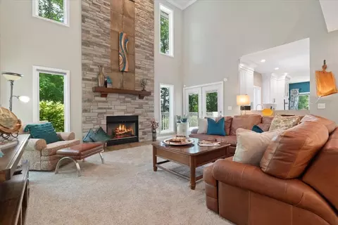 Living - 7488 Bittersweet Dr, Gurnee, IL 60031 photo 2 of 5