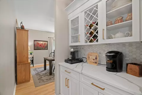Kitchen - 7488 Bittersweet Dr, Gurnee, IL 60031 photo 5 of 5