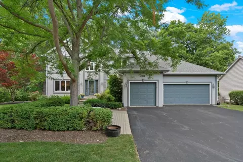 Exterior - 7488 Bittersweet Dr, Gurnee, IL 60031 photo 17 of 18