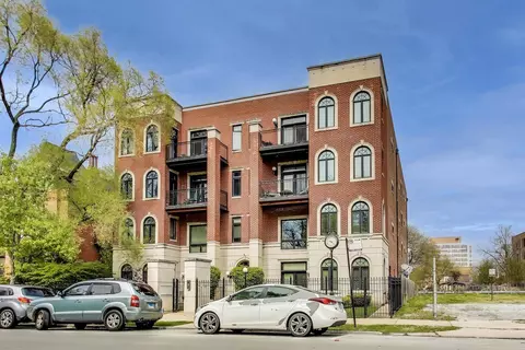 4043 S Drexel Blvd #104, Chicago, IL 60653