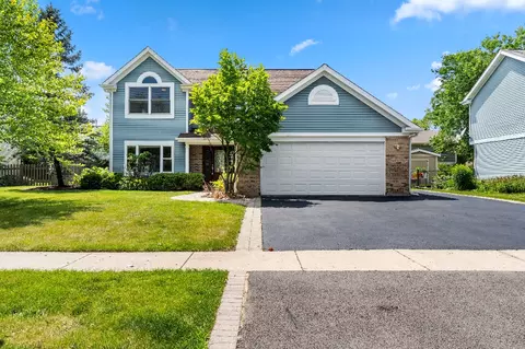 327 Old Country Way, Wauconda, IL 60084