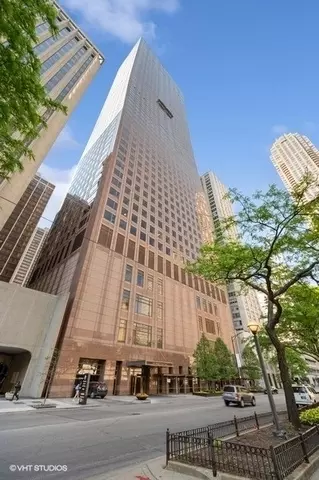 161 E Chicago Ave #27C, Chicago, IL 60611