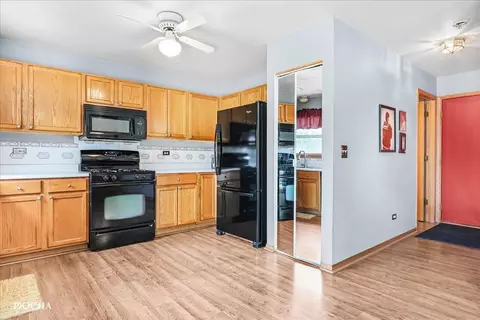 Kitchen - 2006 Westmore Grove Dr, Plainfield, IL 60586 photo 1 of 2