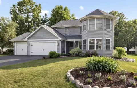 8572 Delta Dr, Machesney Park, IL 61115