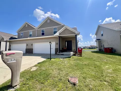 1314 Myrtle Beach Ave, Champaign, IL 61822