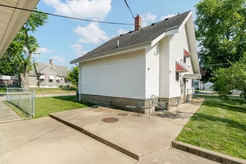 Exterior - 1201 W Mill St, Bloomington, IL 61701 photo 5 of 9