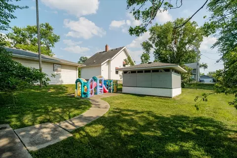 Exterior - 1201 W Mill St, Bloomington, IL 61701 photo 7 of 9