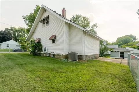 Exterior - 1201 W Mill St, Bloomington, IL 61701 photo 8 of 9
