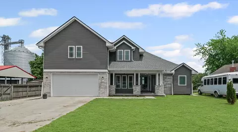 103 S 1st St, Strawn, IL 61775