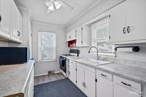Kitchen - 424 Howard Ave, Aurora, IL 60506 photo 1 of 2