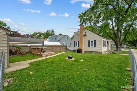 Exterior - 424 Howard Ave, Aurora, IL 60506 photo 2 of 2