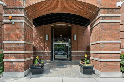 550 N Kingsbury St #521, Chicago, IL 60654