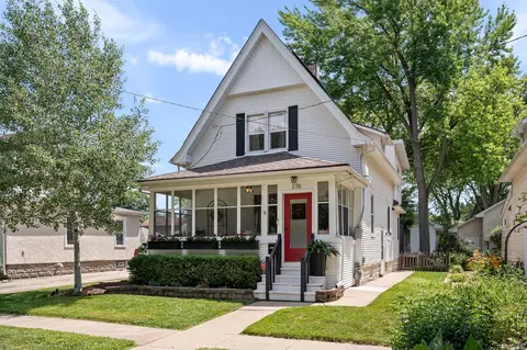 216 E High St, Sycamore, IL 60178