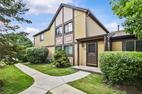 1344 Inverrary Ln #12B, Palatine, IL 60074
