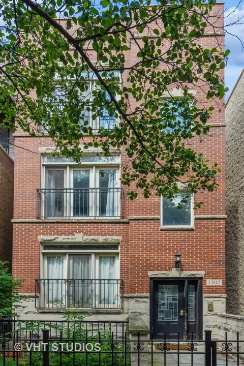 1302 N Bosworth Ave #1, Chicago, IL 60642