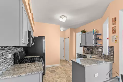 Kitchen - 1691 Spaulding Rd, Bartlett, IL 60103 photo 2 of 2