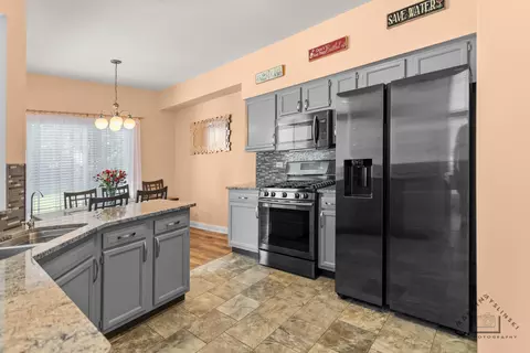 Kitchen - 1691 Spaulding Rd, Bartlett, IL 60103 photo 1 of 2