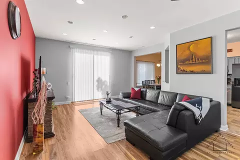 Living - 1691 Spaulding Rd, Bartlett, IL 60103 photo 1 of 5