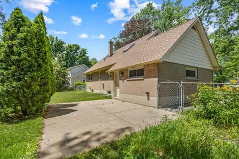 Exterior - 635 E Prairie St, Marengo, IL 60152 photo 5 of 8