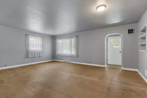 Living - 635 E Prairie St, Marengo, IL 60152 photo 1 of 3